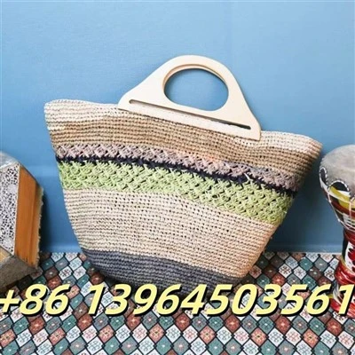 Raffia Handbag With Wooden Handles